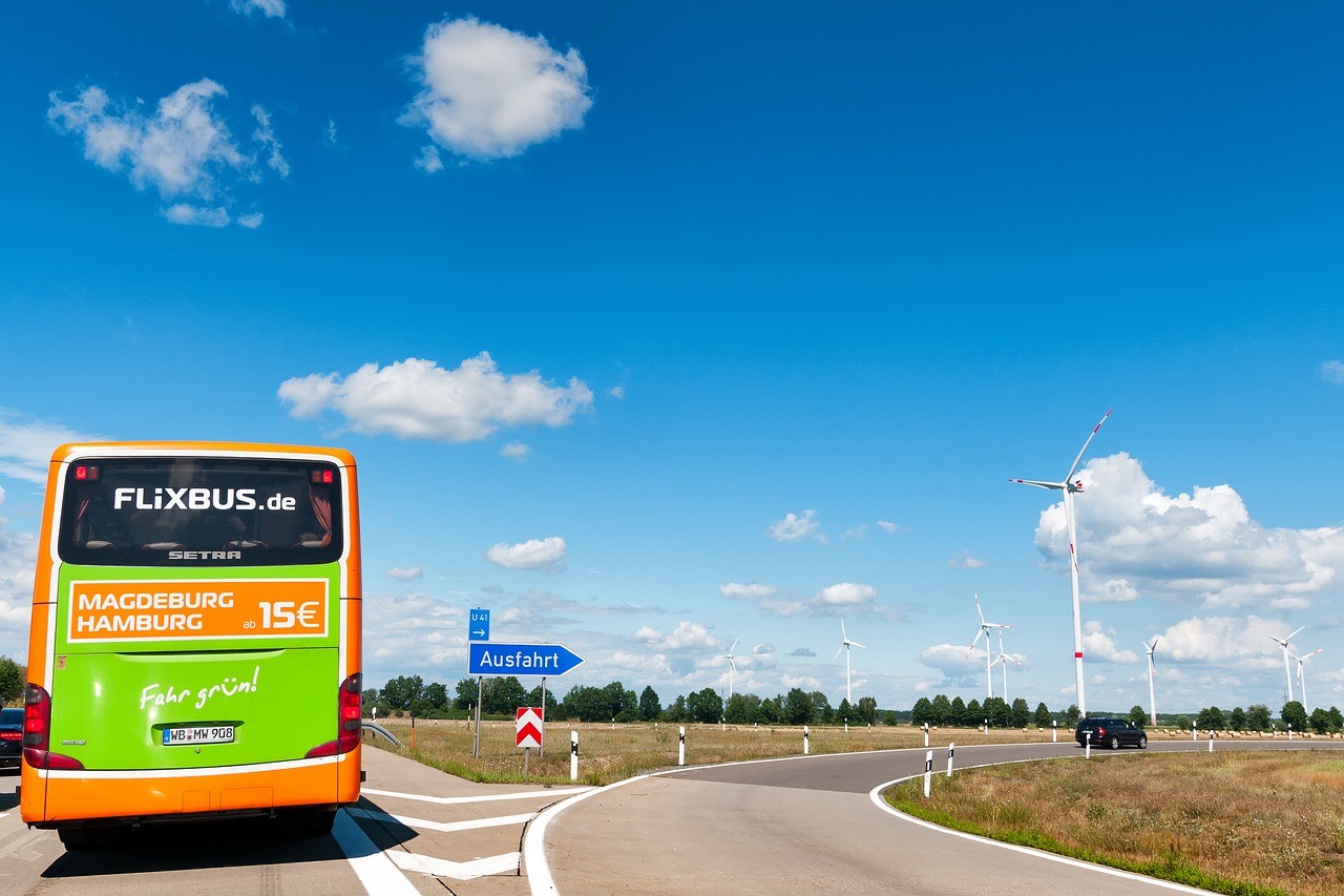 Flixbus auf der Autobahn